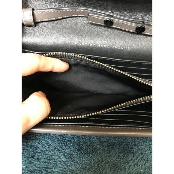 MARC BY MARC JACOBS wallet on chain crossbody with studs - Picture 10 of 11